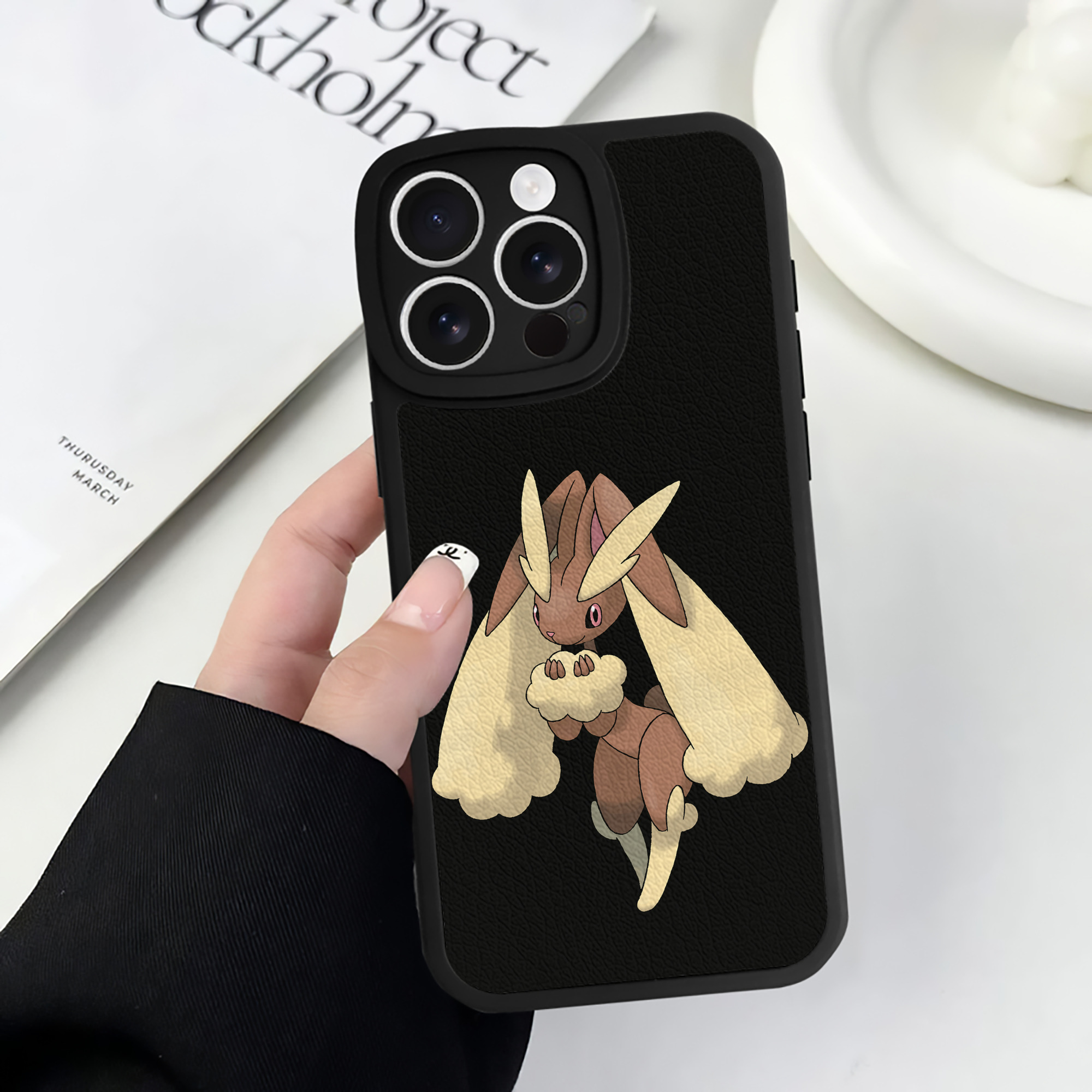 （画像用） ポケットモンスター Pokémon 【iPhone 16シリーズ対応】シリコンスマホケース（レザー調） 材質：シリコン